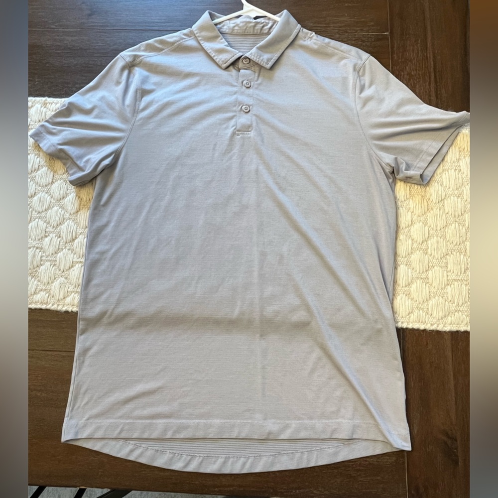 Lululemon Men’s Golf Shirt - Size Medium